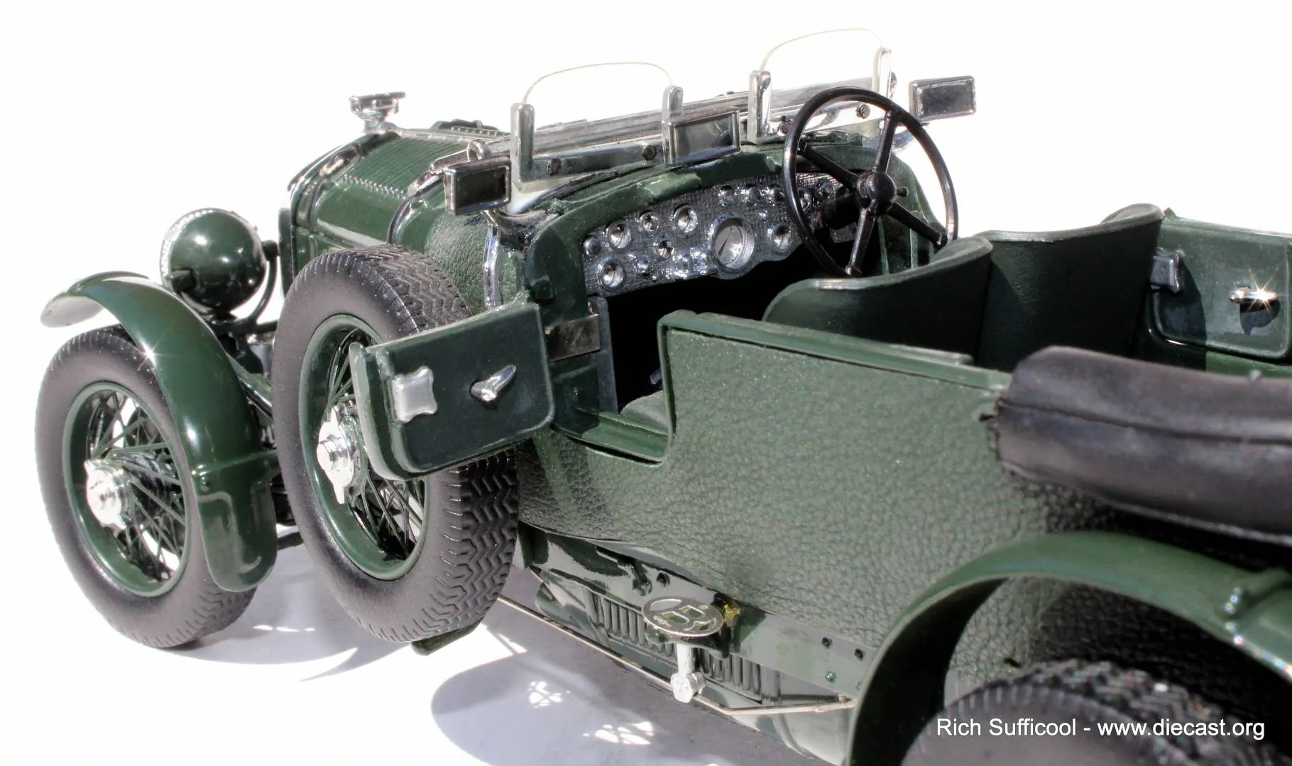 49439 vintage british diecast models display