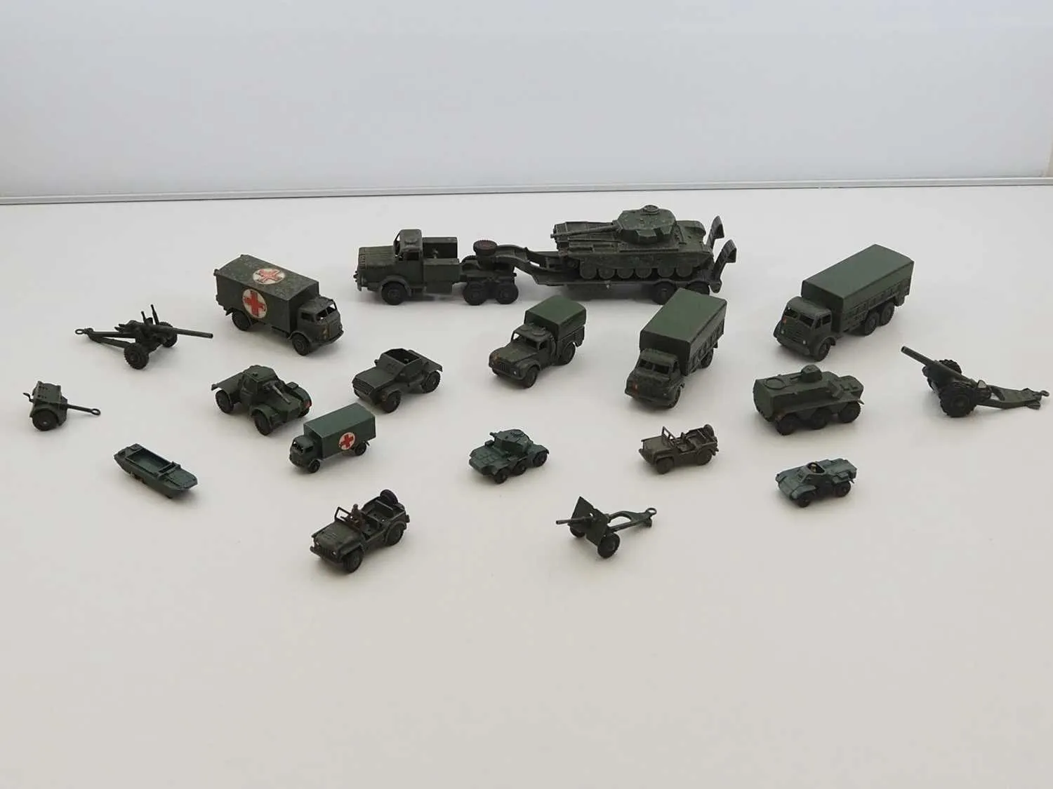 /img/49441-war-master-diecast-vehicle-storage.webp