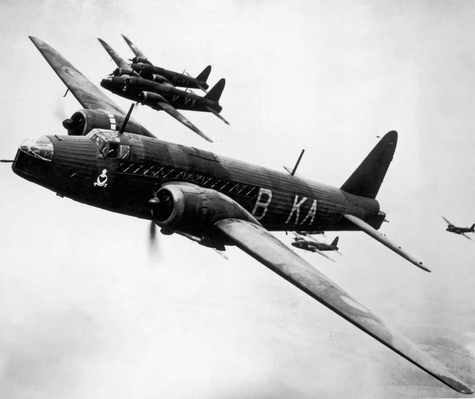 49442 diecast wellington bomber detail