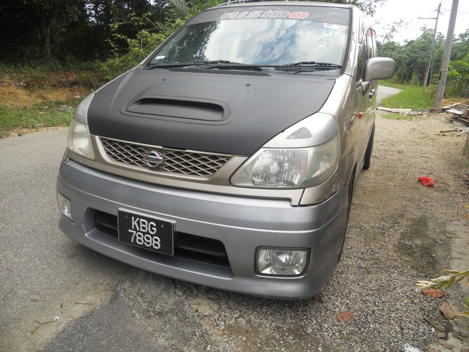 49451 diecast nissan serena c24 model 5