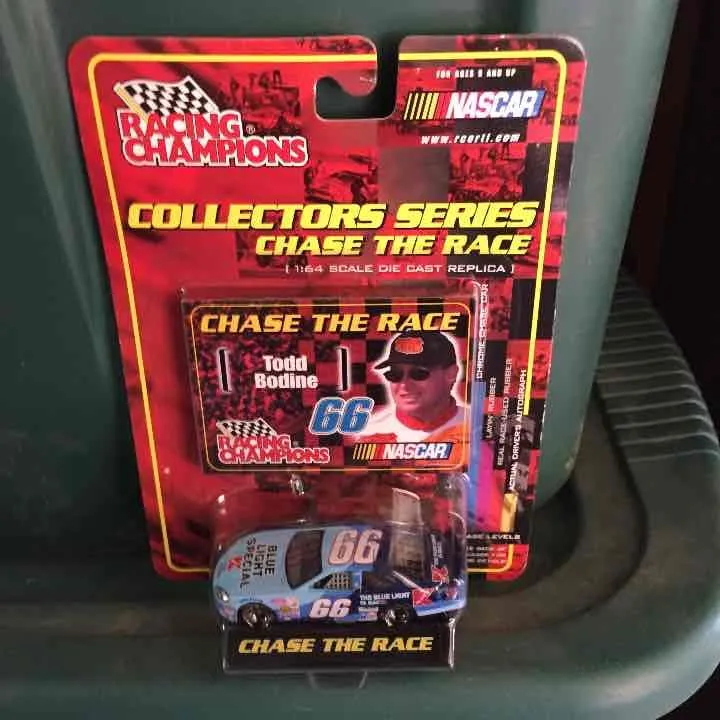 49467 acrylic diecast holder