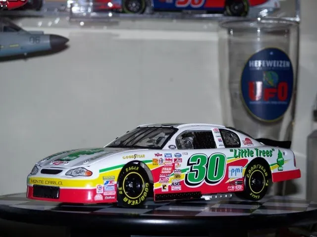 49467 wall mounted diecast holder
