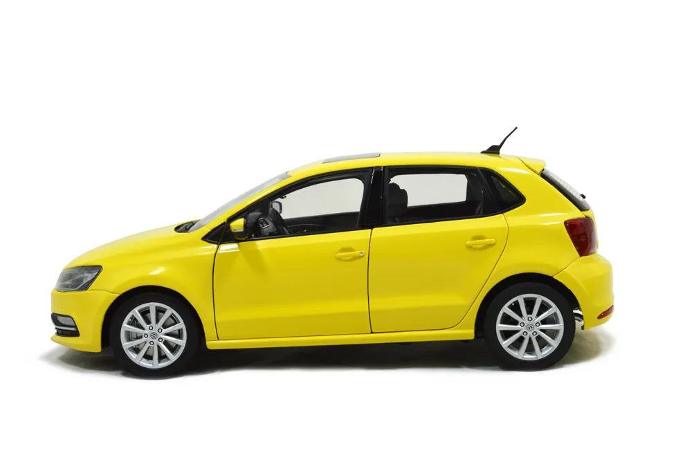/img/49476-vw-polo-2018-diecast-cleaning.webp