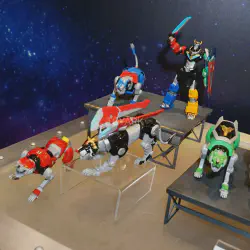 /img/49483-voltron-diecast-2017-collectors.webp