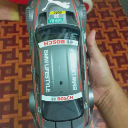 /img/49486-diecast-car-display.webp