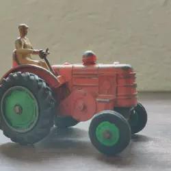 /img/49501-diecast-car-display.webp