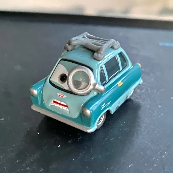 /img/49513-professor-z-diecast-car-display.webp