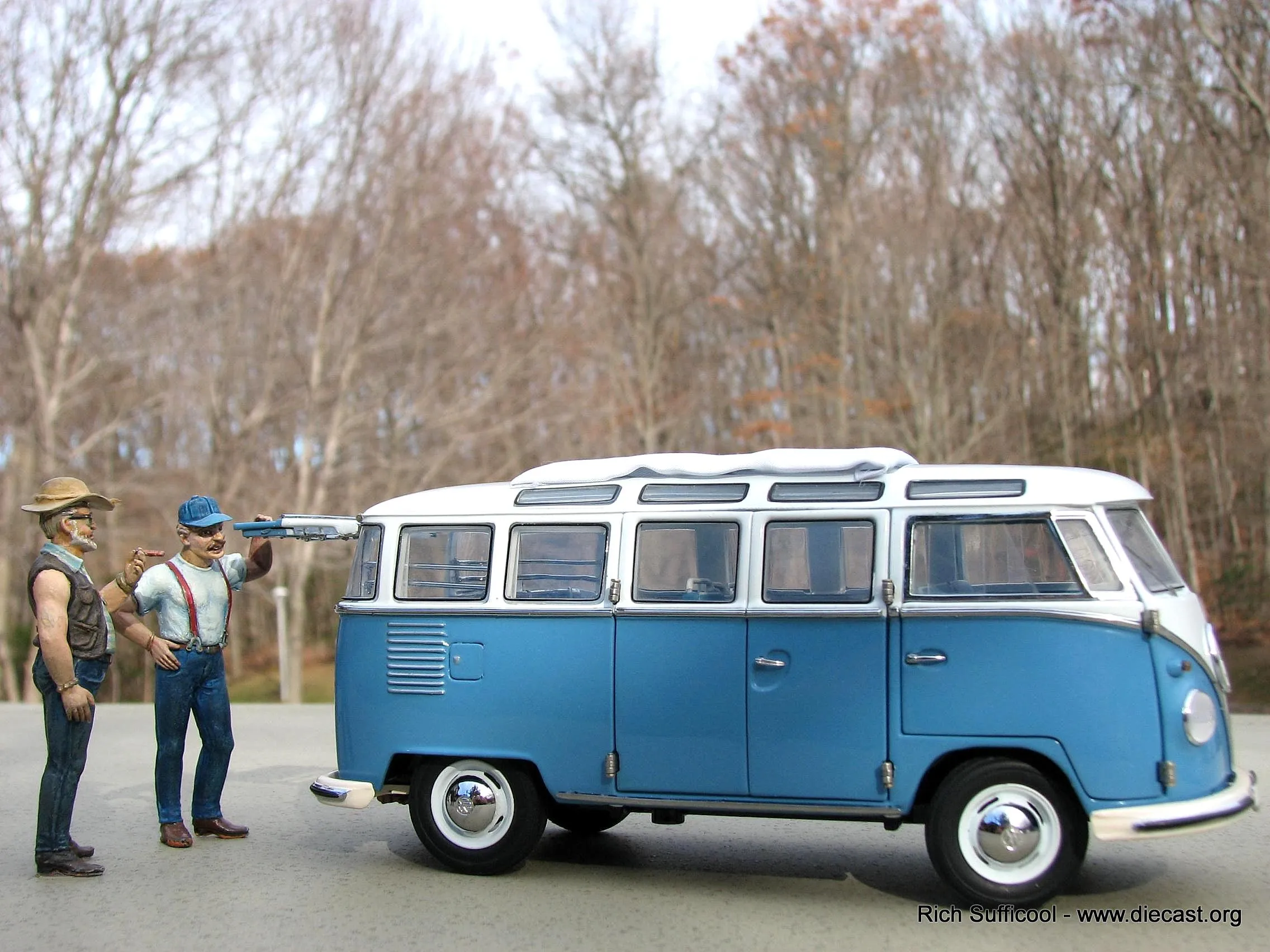 49525 vw microbus diecast history