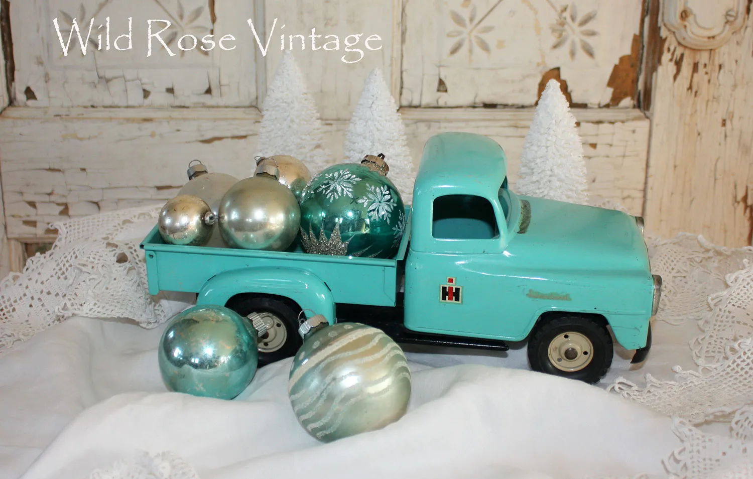 /img/49543-old-diecast-model-truck-7.webp