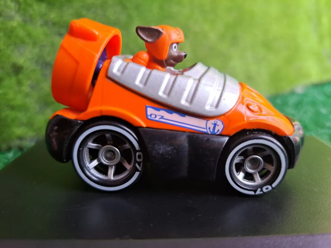 49545 zuma diecast car display