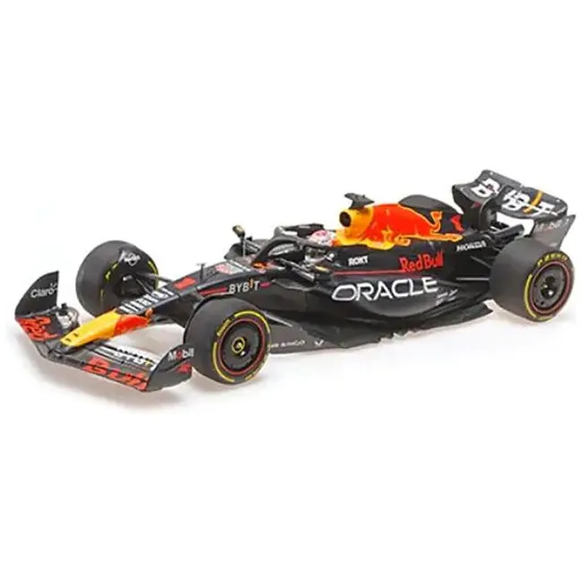 /img/49552-diecast-model-display.webp