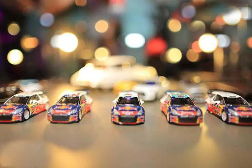 49555 diecast car models scene