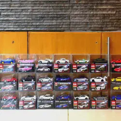 /img/49567-diecast-car-details.webp