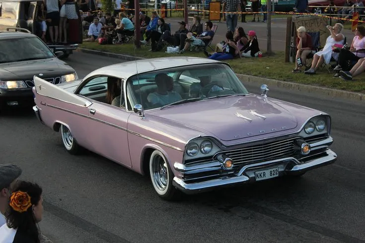 /img/49581-diecast-collection-display.webp