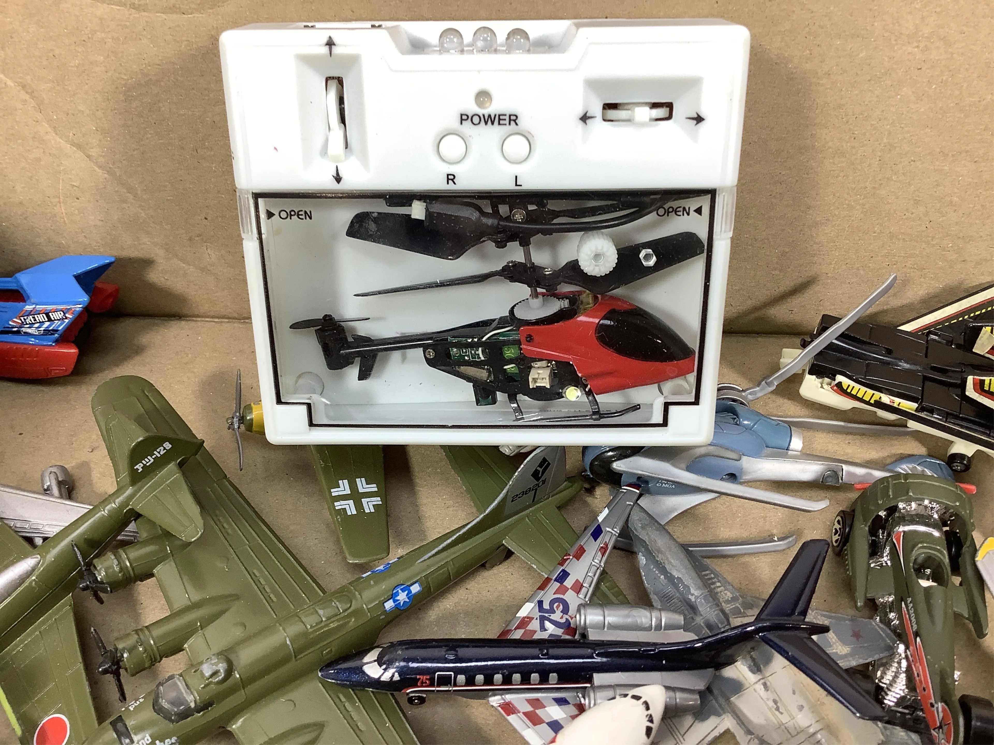 49586 diecast airplane detail