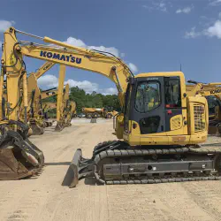 /img/49593-diecast-excavator-collection-display.webp