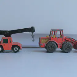 /img/49599-diecast-construction-toy-cleaning.webp
