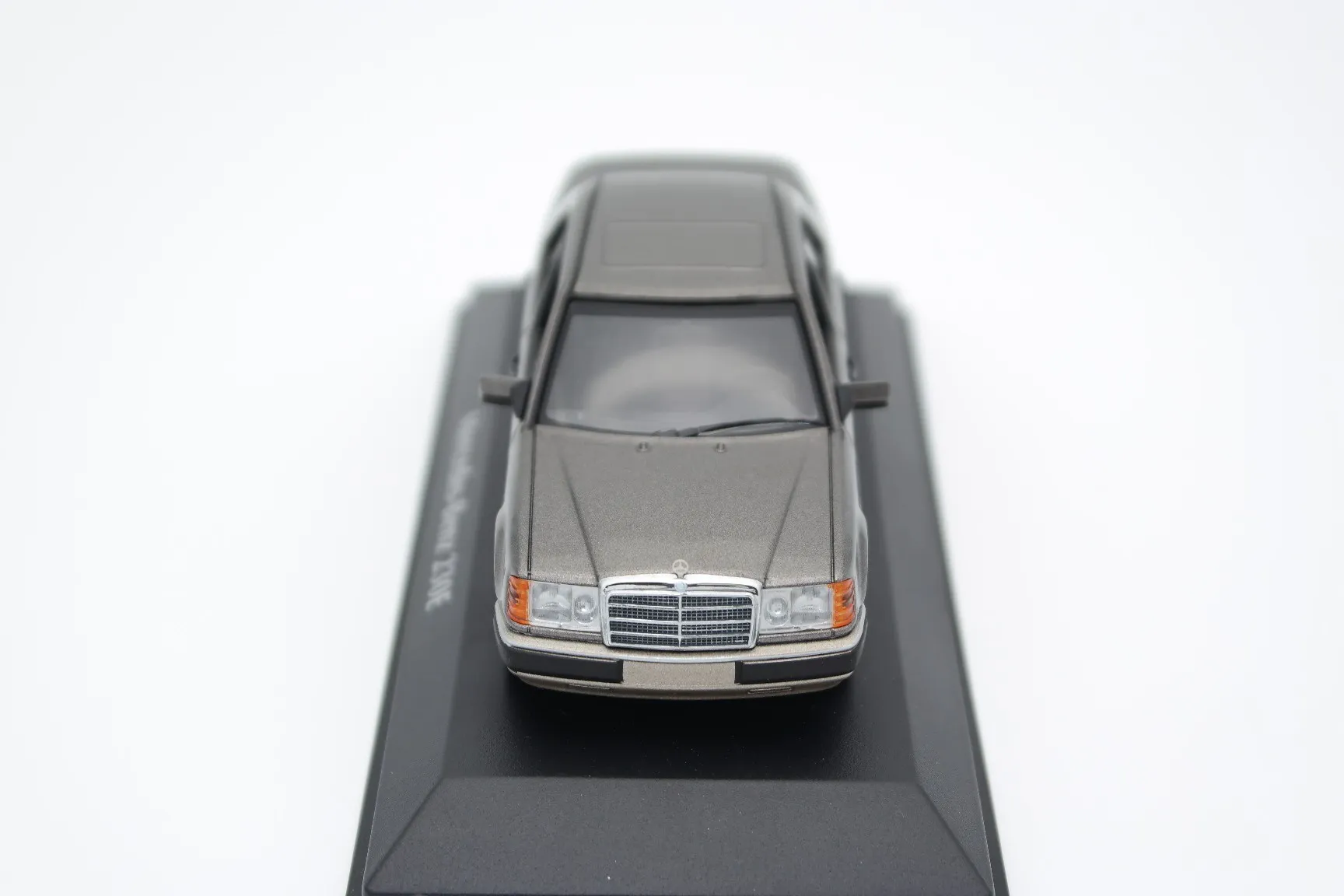 49614 1 18 diecast mercedes