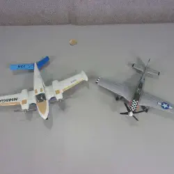 /img/49615-collecting-diecast-planes.webp