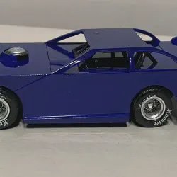 /img/49618-dirt-late-model-diecast-close-up.webp