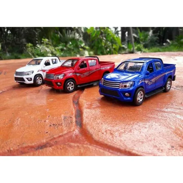 49623 current hilux diecast