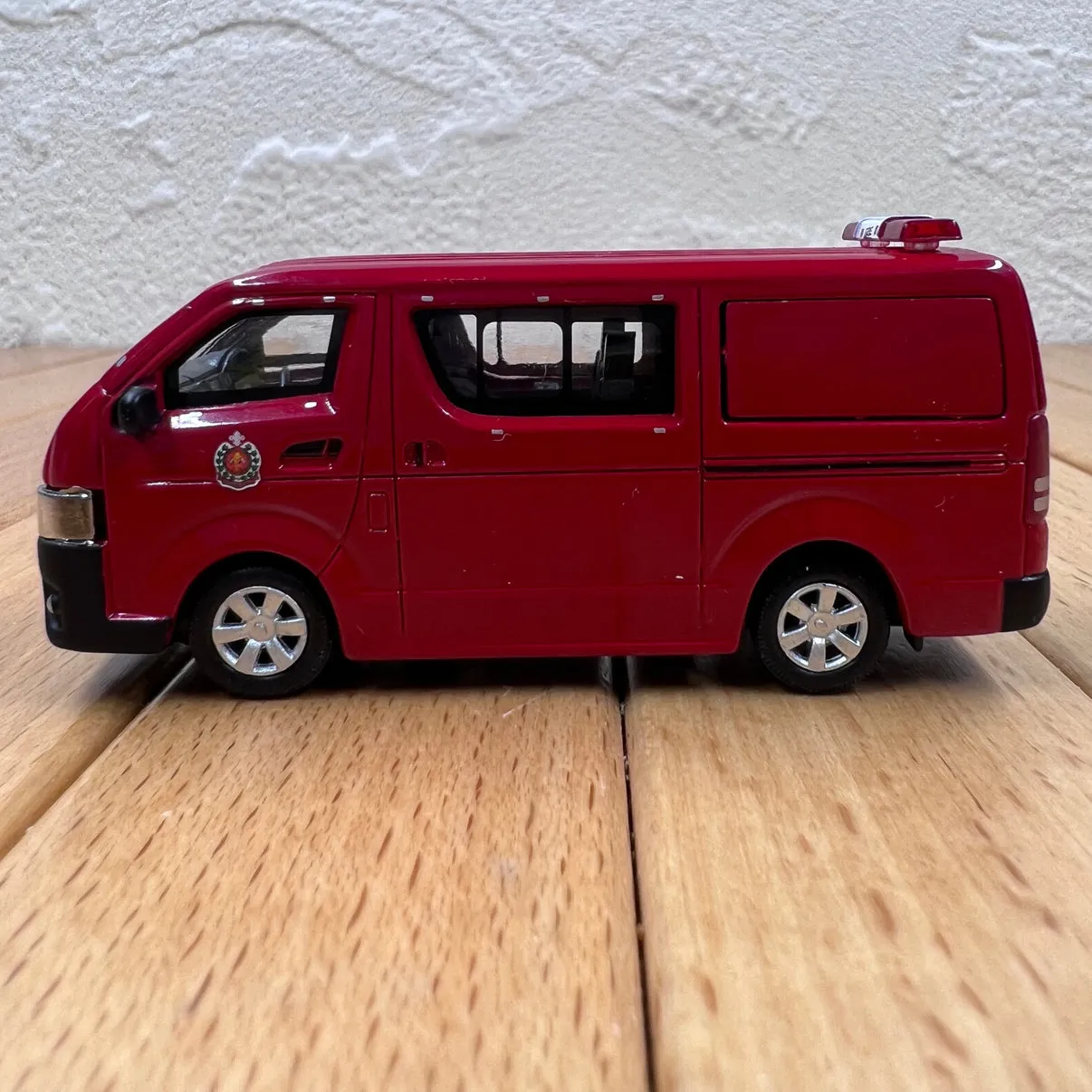 49624 toyota van diecast shop
