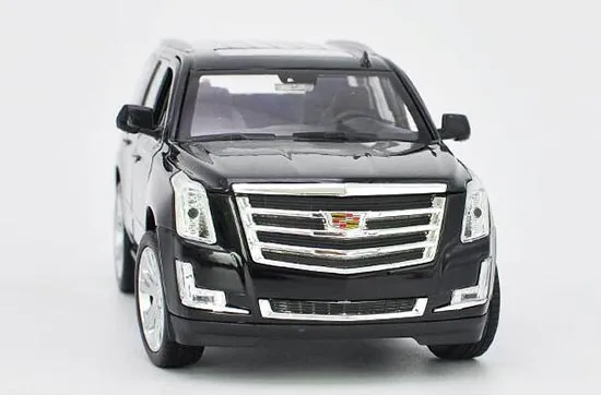 /img/49627-cleaning-diecast-escalade.webp