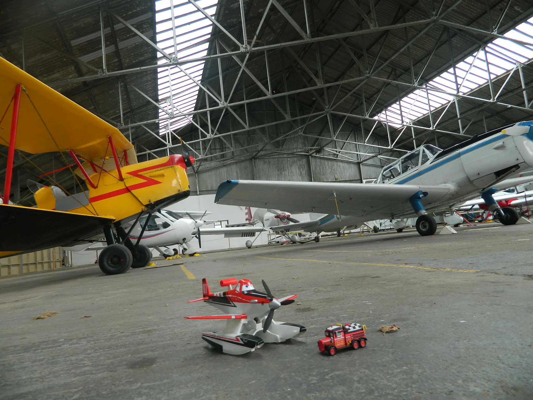 49635 diecast plane materials