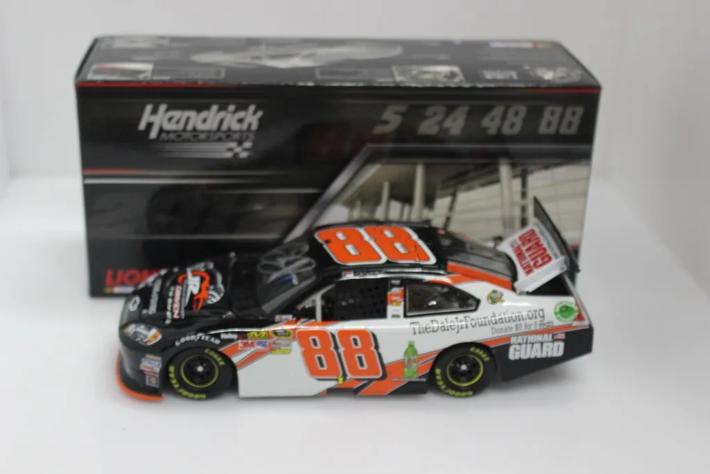 /img/49646-dale-jr-phoenix-win-diecast-7.webp