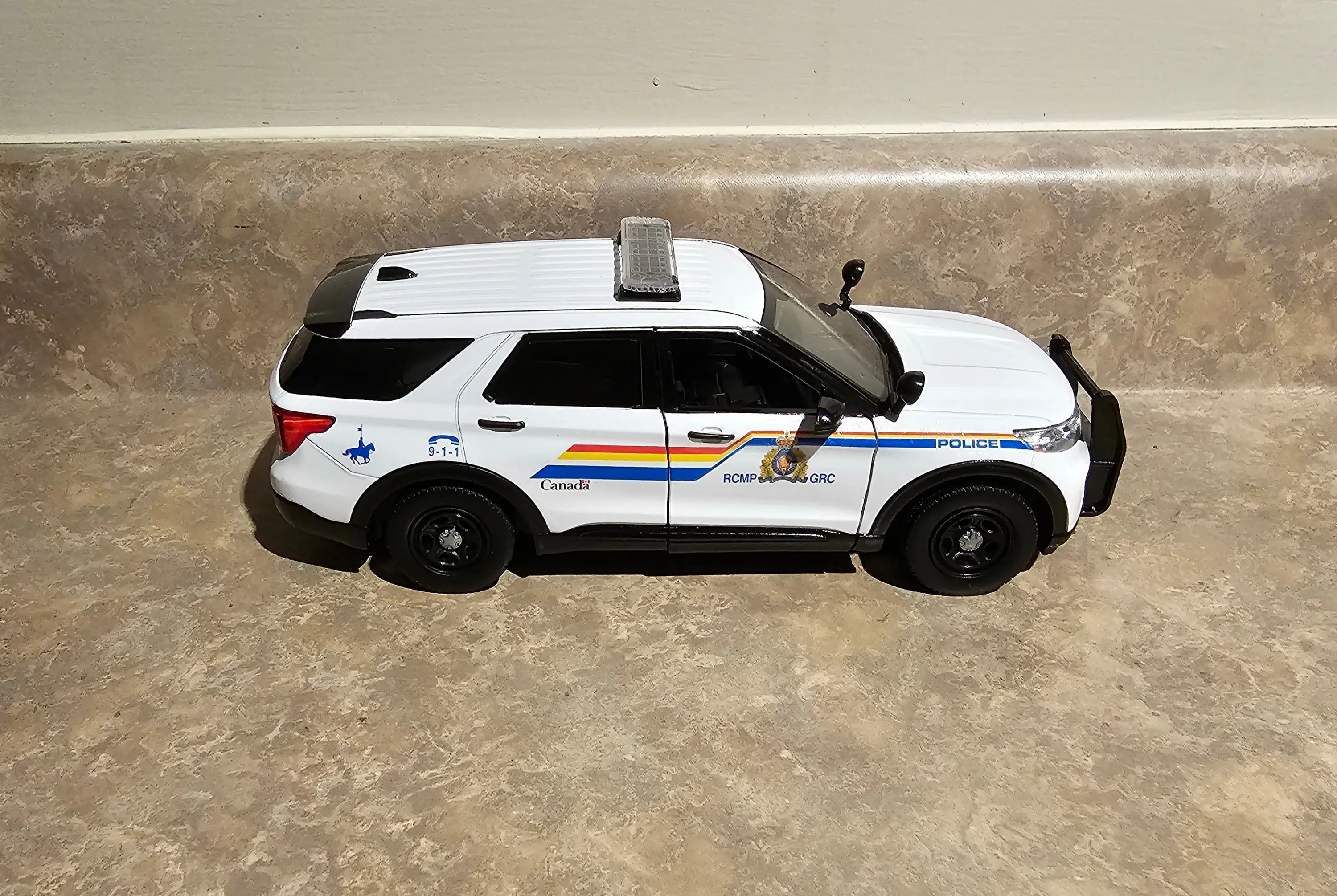49662 rcmp diecast car display