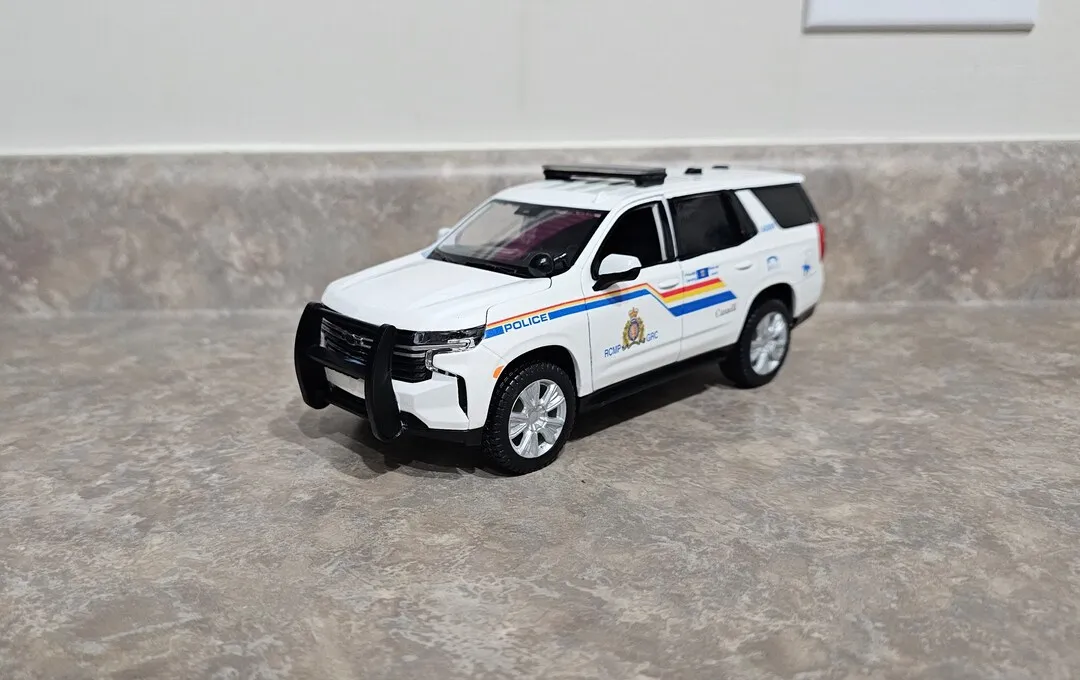 49662 rcmp diecast car scale