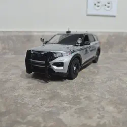 /img/49662-rcmp-diecast-car-storage.webp