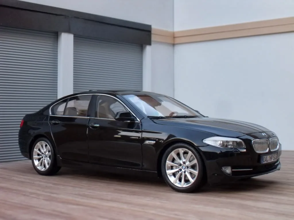 49676 bmw 530i diecast models main