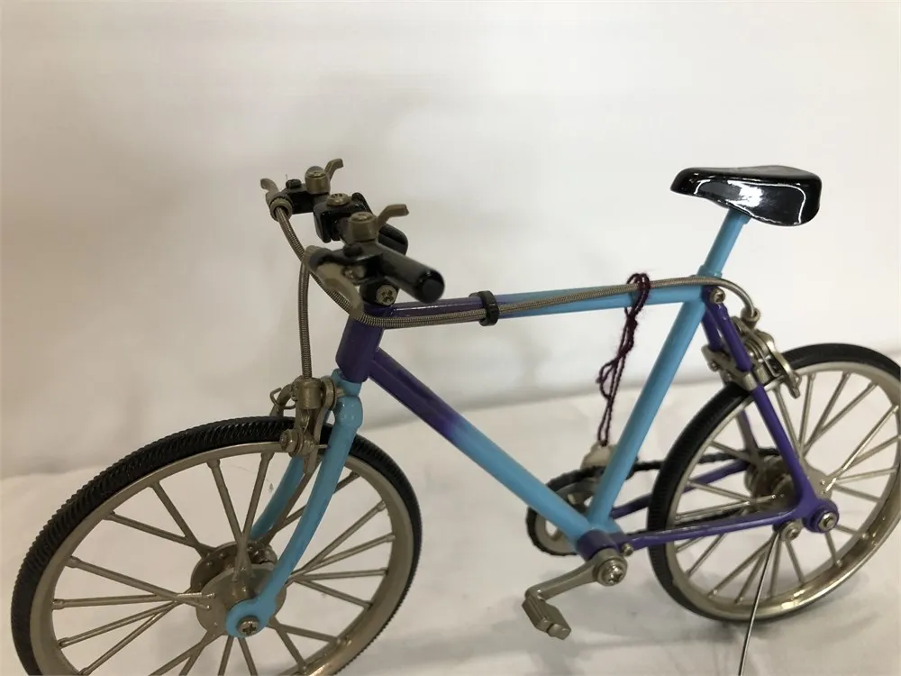 49694 assembling diecast bicycle