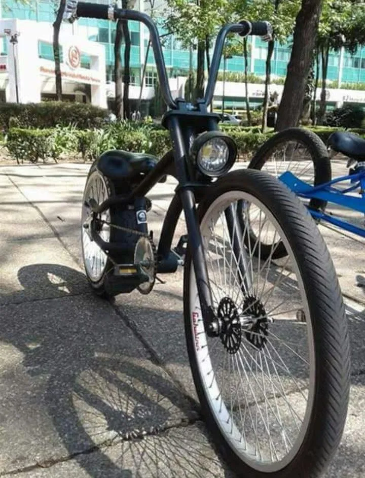 /img/49694-displaying-diecast-bicycle.webp