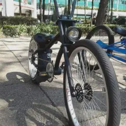 /img/49694-displaying-diecast-bicycle.webp