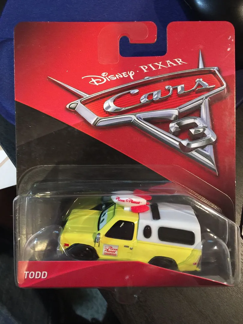 /img/49701-cars-3-poster-diecast-7.webp
