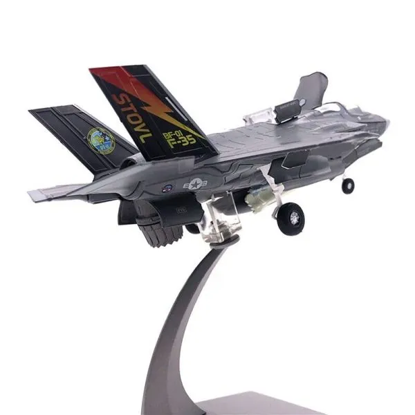 49713 f35 diecast model close up