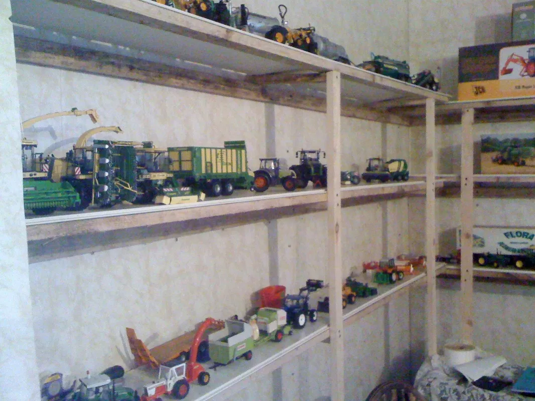 49726 diecast models display