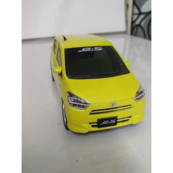 /img/49727-perodua-axia-diecast-display.webp