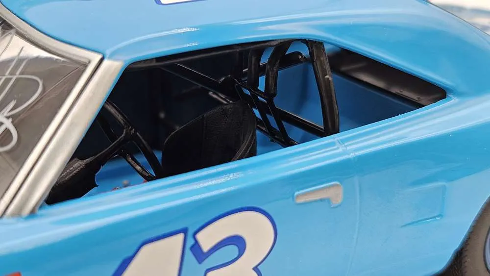 /img/49730-richard-petty-diecast-display-case.webp